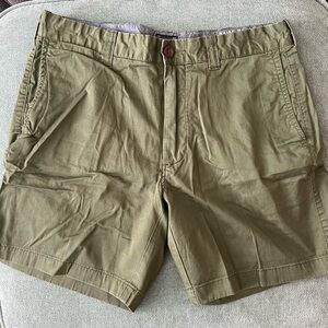 J Crew Men’s 7” shorts